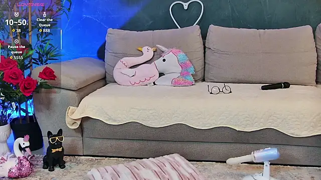 AlessiaDebbie online show from 02.21.26