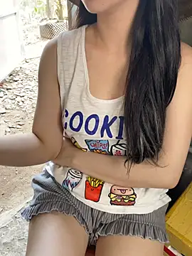 Snapshot of XndSeraphina chatting on 02.14.26 XndSeraphina online show from 02.14.26