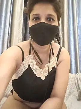 Snapshot of Smita_silk69 chatting on 04.24.26 Smita silk69 online show from 04.24.26