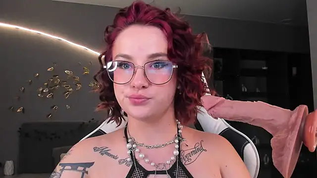 Snapshot of kittyhardfucks chatting on 06.25.26 kittyhardfucks online show from 06.25.26