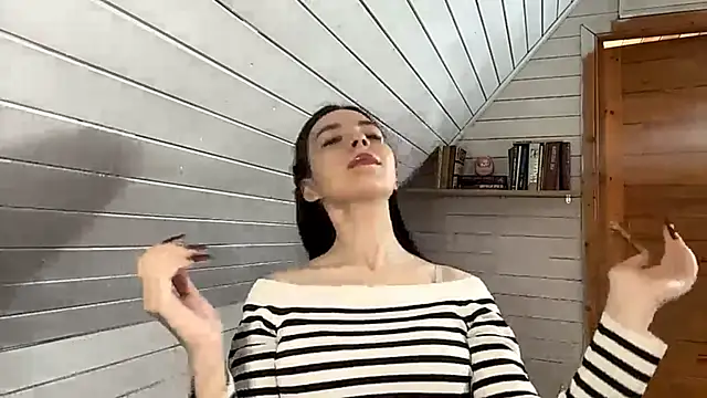 Snapshot of KiyokoEeds chatting on 11.21.25 KiyokoEeds online show from 11.21.25