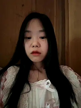 Snapshot of Kiee-lee chatting on 11.24.25 Kiee-lee online show from 11.24.25