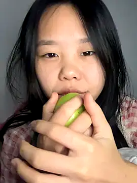 Snapshot of Kiee-lee chatting on 12.14.25 Kiee-lee online show from 12.14.25