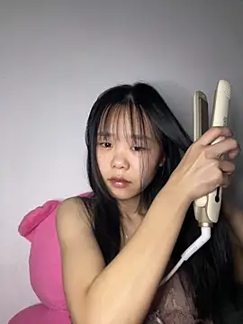 Snapshot of Kiee-lee chatting on 12.22.25 Kiee-lee online show from 12.22.25