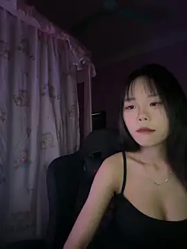Snapshot of Kiee-lee chatting on 04.13.26 Kiee-lee online show from 04.13.26