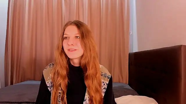 Snapshot of HazeLuneth chatting on 02.16.26 HazeLuneth online show from 02.16.26