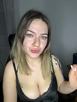 Snapshot of SoniaLav chatting on 02.10.26 SoniaLav online show from 02.10.26