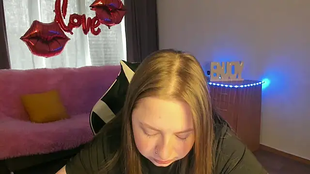 Snapshot of GirlPlayer chatting on 05.17.26 GirlPlayer online show from 05.17.26