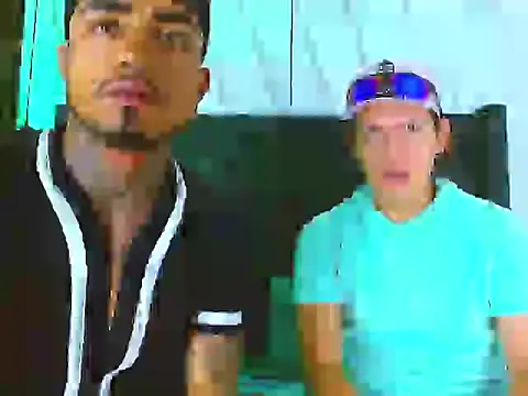 Snapshot of Hot_Latino_x chatting on 11.24.25 Hot Latino x online show from 11.24.25