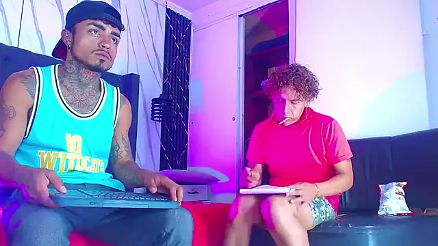 Snapshot of Hot_Latino_x chatting on 12.22.25 Hot Latino x online show from 12.22.25