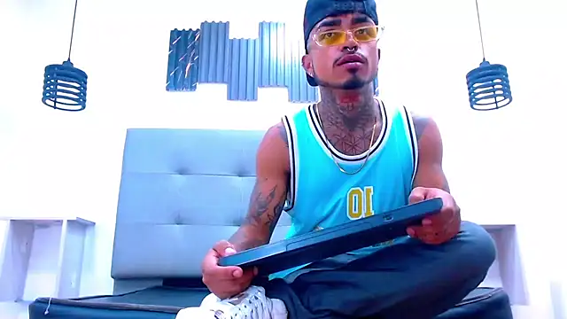 Snapshot of Hot_Latino_x chatting on 01.08.26 Hot Latino x online show from 01.08.26