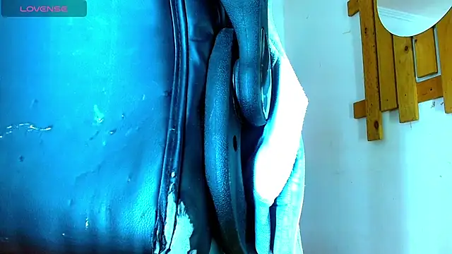 Snapshot of Hot_Latino_x chatting on 02.09.26 Hot Latino x online show from 02.09.26