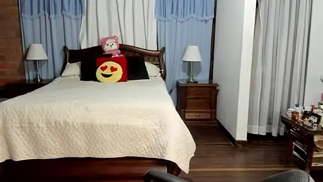 Snapshot of Charlotte-Willson chatting on 02.06.26 Charlotte-Willson online show from 02.06.26