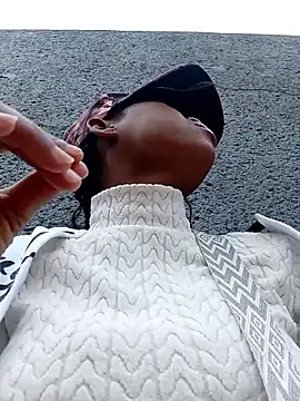 Sweethoneypot25 online show from 04.22.26