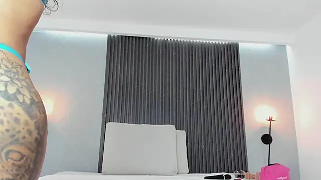 Snapshot of mia_dollce chatting on 05.05.26 mia dollce online show from 05.05.26