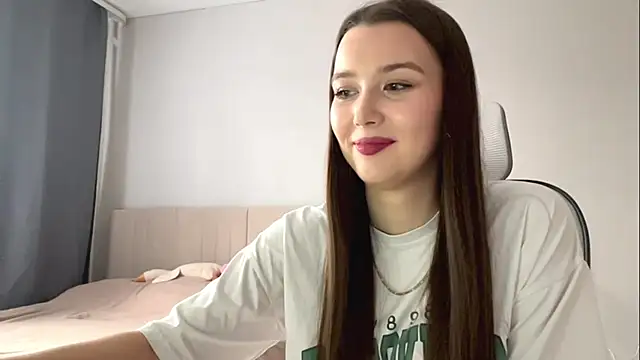 Snapshot of Annie_SmiIe chatting on 11.21.25 Annie SmiIe online show from 11.21.25