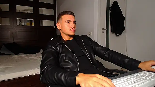 Snapshot of ElijahThorne chatting on 02.13.26 ElijahThorne online show from 02.13.26