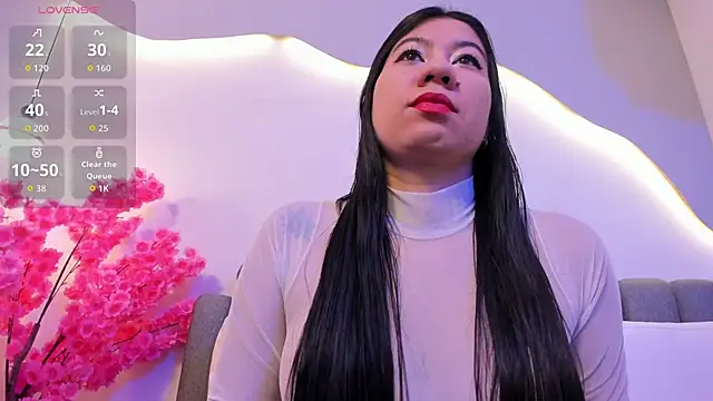 lunaa hart online show from 04.15.26