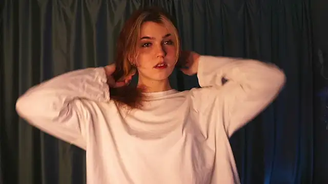 FannyRay online show from 12.02.25