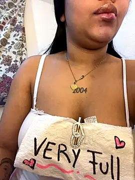 Snapshot of Brunette_Dirty_0limits chatting on 12.04.25 Brunette Dirty 0limits online show from 12.04.25