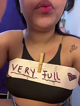 Snapshot of Brunette_Dirty_0limits chatting on 12.14.25 Brunette Dirty 0limits online show from 12.14.25