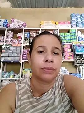 Snapshot of MIA-LARIOS chatting on 06.13.26 MIA-LARIOS online show from 06.13.26