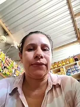 Snapshot of MIA-LARIOS chatting on 06.30.26 MIA-LARIOS online show from 06.30.26