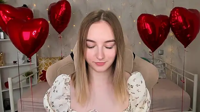 Snapshot of Shy_Polly chatting on 02.07.26 Shy Polly online show from 02.07.26