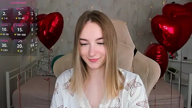 Snapshot of Shy_Polly chatting on 02.10.26 Shy Polly online show from 02.10.26