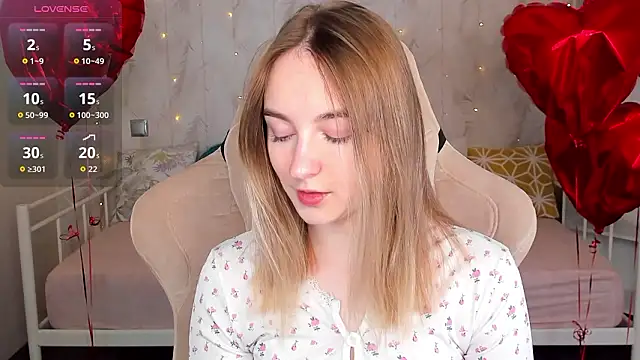 Snapshot of Shy_Polly chatting on 02.25.26 Shy Polly online show from 02.25.26