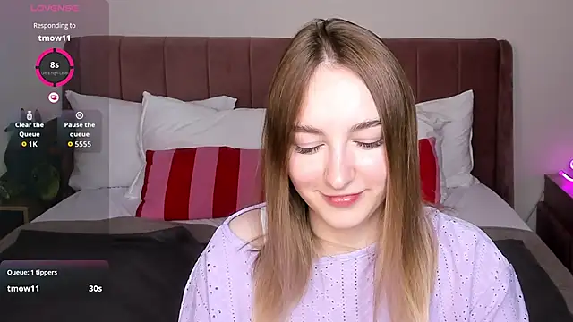 Shy Polly online show from 03.08.26