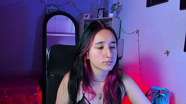 CharlotteStuart online show from 04.16.26