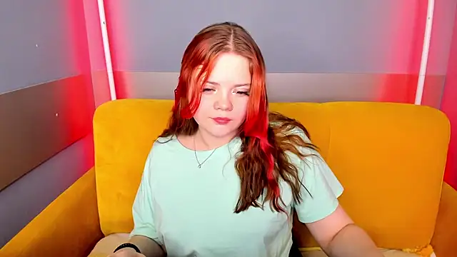 Snapshot of KellyFiery chatting on 11.21.25 KellyFiery online show from 11.21.25