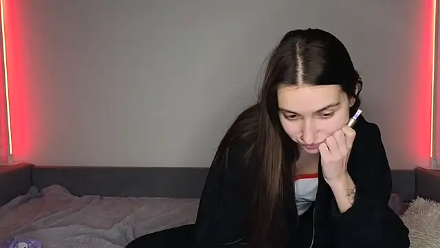 KikkyMi online show from 12.13.25