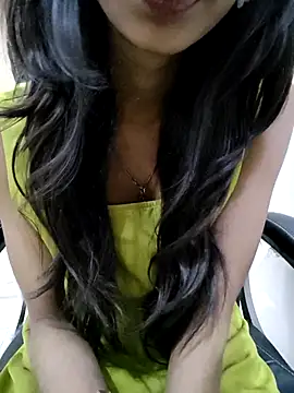 Snapshot of -AYUSHI01 chatting on 11.23.25 -AYUSHI01 online show from 11.23.25