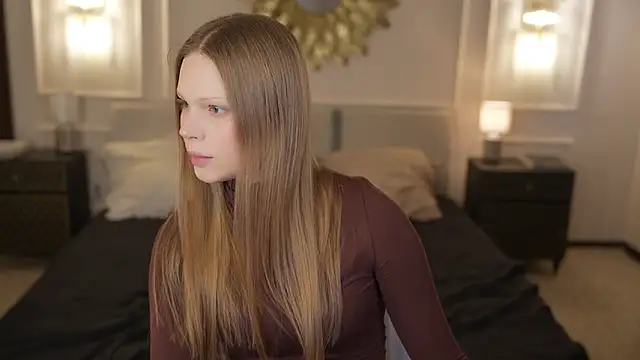 Charlotte Dreams online show from 02.11.26