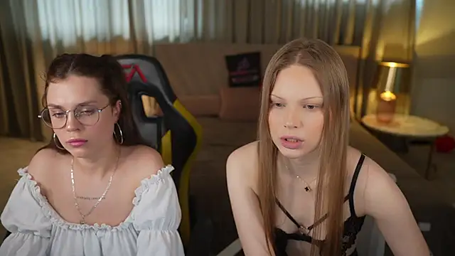 Snapshot of Charlotte_Dreams chatting on 04.30.26 Charlotte Dreams online show from 04.30.26