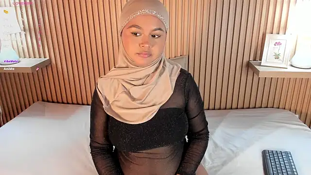 Snapshot of jasmyne_anbar chatting on 12.20.25 jasmyne anbar online show from 12.20.25