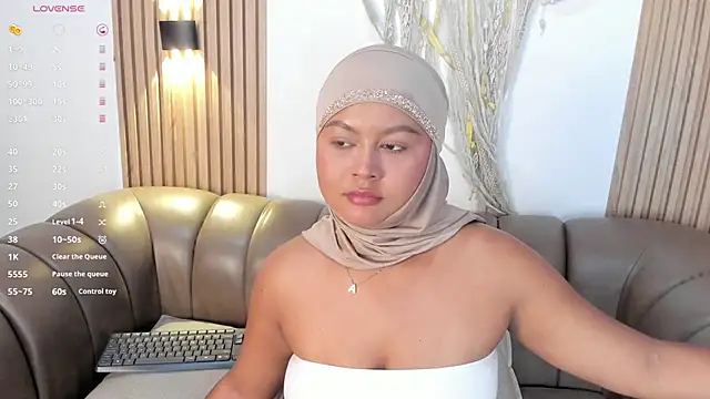 Snapshot of jasmyne_anbar chatting on 02.28.26 jasmyne anbar online show from 02.28.26