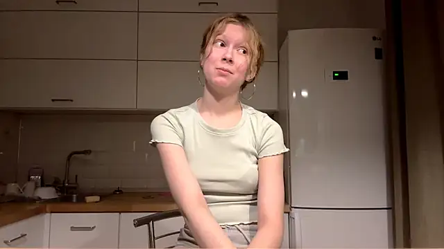 ElfriedaZwack online show from 12.18.25