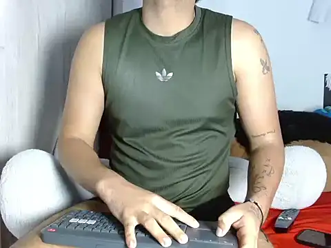 Snapshot of Henry_villa23 chatting on 02.07.26 Henry villa23 online show from 02.07.26