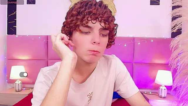 Skyee angel online show from 12.19.25