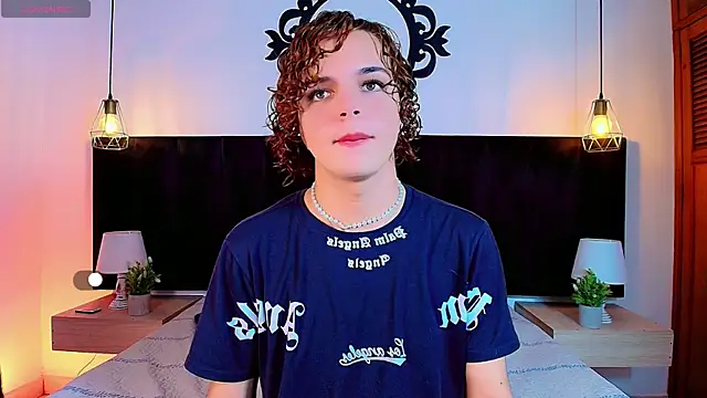 Snapshot of Skyee_angel chatting on 05.04.26 Skyee angel online show from 05.04.26