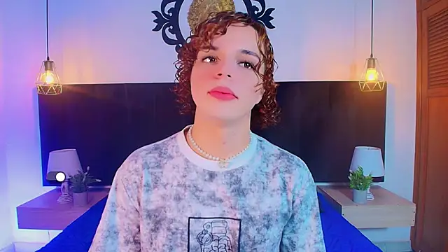 Snapshot of Skyee_angel chatting on 05.17.26 Skyee angel online show from 05.17.26