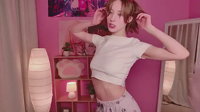 Snapshot of SweetKittyPlay chatting on 12.03.25 SweetKittyPlay online show from 12.03.25