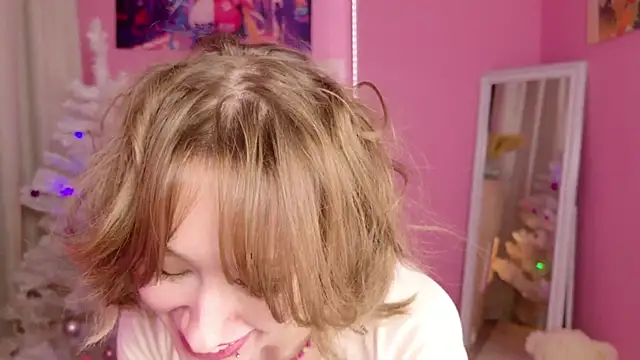 Snapshot of SweetKittyPlay chatting on 12.15.25 SweetKittyPlay online show from 12.15.25