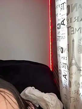 Snapshot of ValeryPalmer chatting on 12.19.25 ValeryPalmer online show from 12.19.25