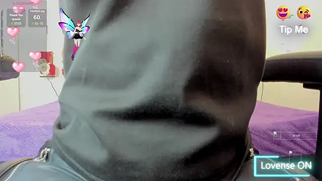 mask red girl online show from 12.03.25