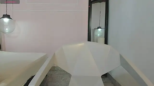 Izelevans online show from 04.15.26