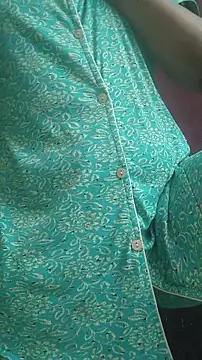 Snapshot of SameeraReddy19 chatting on 04.06.26 SameeraReddy19 online show from 04.06.26
